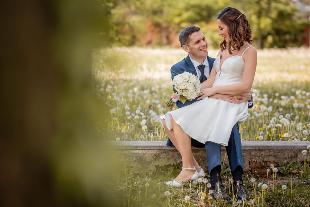 Sposi nel parco di Villa Litta Modignani, fotografati da Stefano Pedrelli.